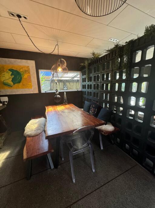 Bowentown Electric Waihi Beach House - Family & Dog Friendly, Close To Beach, Pool Table, Outdoor Fire Room, Skate Ramp מראה חיצוני תמונה